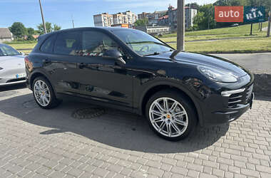 Позашляховик / Кросовер Porsche Cayenne 2017 в 