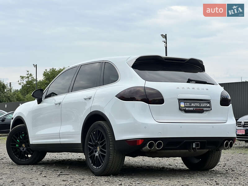 Внедорожник / Кроссовер Porsche Cayenne 2014 в Луцке