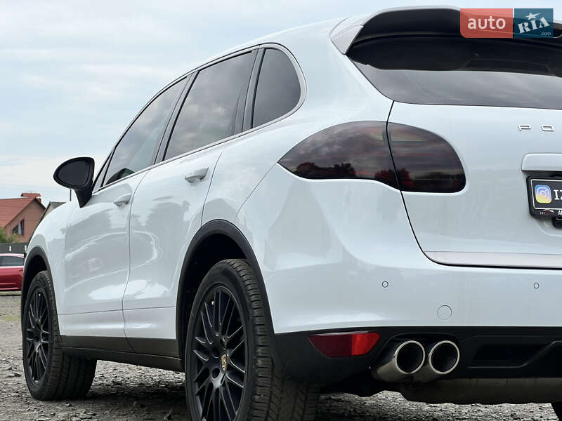 Внедорожник / Кроссовер Porsche Cayenne 2014 в Луцке