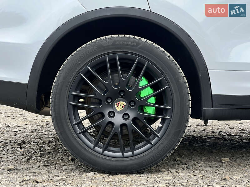 Внедорожник / Кроссовер Porsche Cayenne 2014 в Луцке