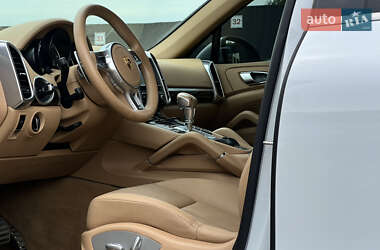 Внедорожник / Кроссовер Porsche Cayenne 2014 в 