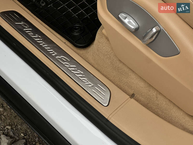 Внедорожник / Кроссовер Porsche Cayenne 2014 в Луцке