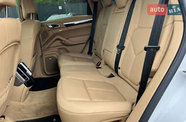 Внедорожник / Кроссовер Porsche Cayenne 2014 в 