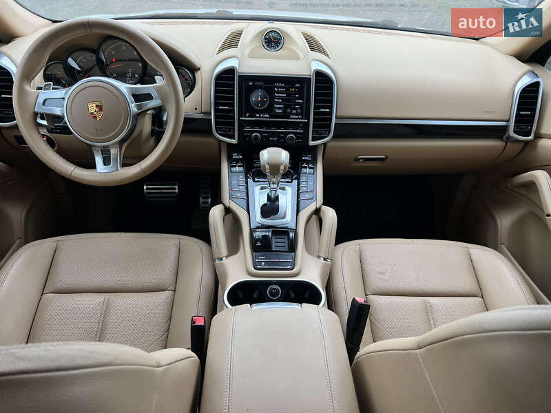Внедорожник / Кроссовер Porsche Cayenne 2014 в Луцке
