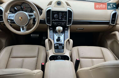 Внедорожник / Кроссовер Porsche Cayenne 2014 в 