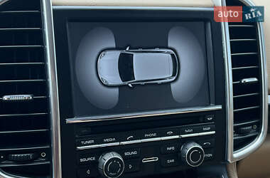 Внедорожник / Кроссовер Porsche Cayenne 2014 в 