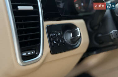 Внедорожник / Кроссовер Porsche Cayenne 2021 в 