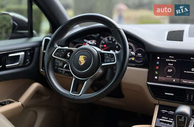 Внедорожник / Кроссовер Porsche Cayenne 2021 в 