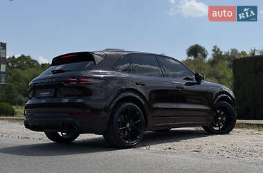 Внедорожник / Кроссовер Porsche Cayenne 2021 в 