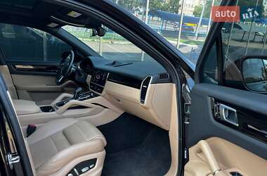 Внедорожник / Кроссовер Porsche Cayenne 2020 в 