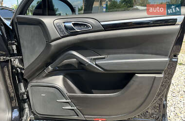 Внедорожник / Кроссовер Porsche Cayenne 2014 в 
