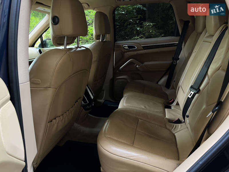 Внедорожник / Кроссовер Porsche Cayenne 2011 в Киеве