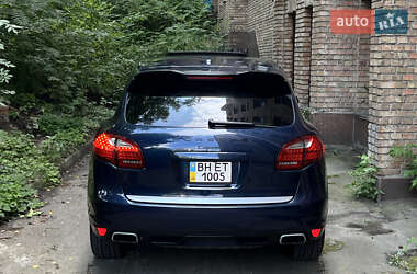 Внедорожник / Кроссовер Porsche Cayenne 2011 в 
