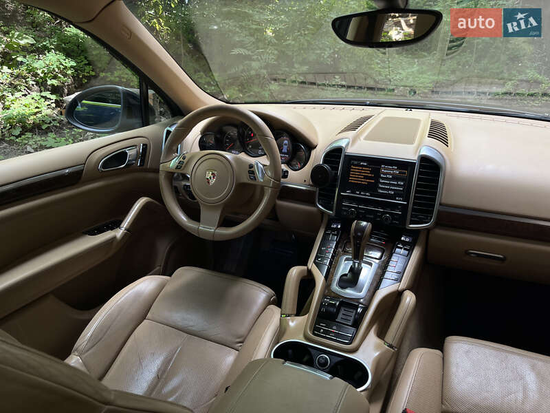 Внедорожник / Кроссовер Porsche Cayenne 2011 в Киеве