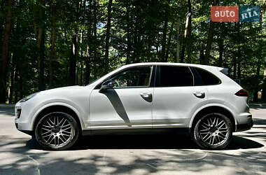 Позашляховик / Кросовер Porsche Cayenne 2015 в 