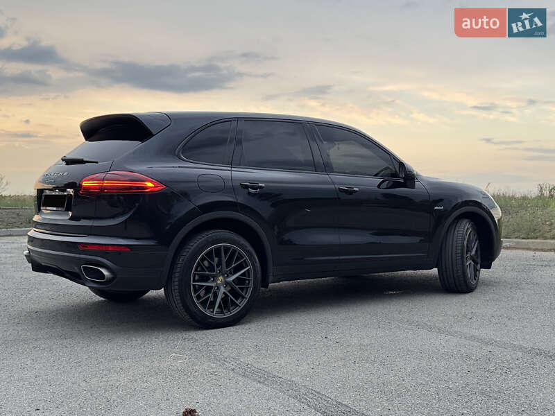 Внедорожник / Кроссовер Porsche Cayenne 2014 в Днепре