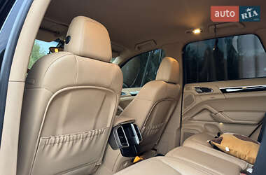 Внедорожник / Кроссовер Porsche Cayenne 2014 в 