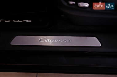 Внедорожник / Кроссовер Porsche Cayenne 2020 в 