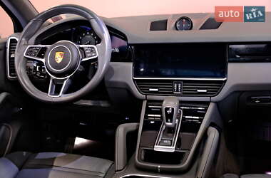 Внедорожник / Кроссовер Porsche Cayenne 2020 в 