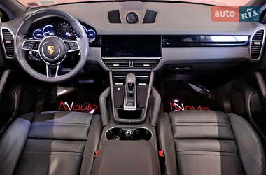 Внедорожник / Кроссовер Porsche Cayenne 2020 в 