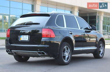 Внедорожник / Кроссовер Porsche Cayenne 2004 в 