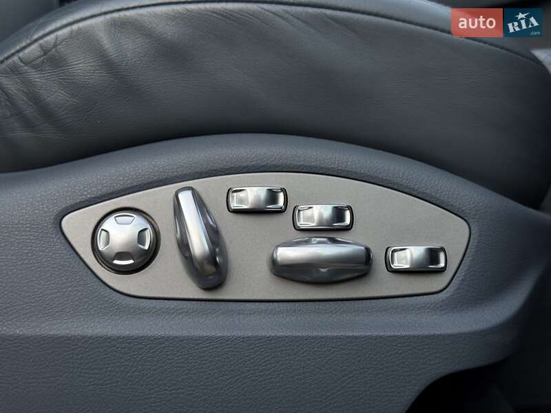 Внедорожник / Кроссовер Porsche Cayenne 2011 в Киеве