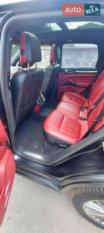 Позашляховик / Кросовер Porsche Cayenne 2013 в Києві