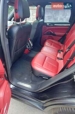 Внедорожник / Кроссовер Porsche Cayenne 2013 в 