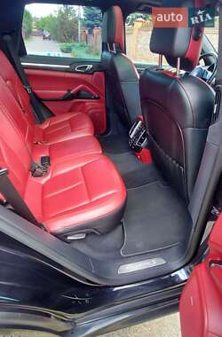 Внедорожник / Кроссовер Porsche Cayenne 2013 в 