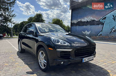 Внедорожник / Кроссовер Porsche Cayenne 2015 в Луцке