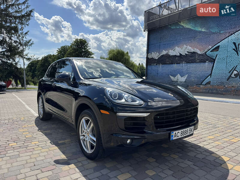 Позашляховик / Кросовер Porsche Cayenne 2015 в 