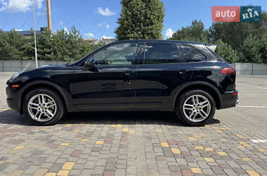 Позашляховик / Кросовер Porsche Cayenne 2015 в 