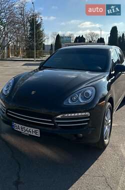 Внедорожник / Кроссовер Porsche Cayenne 2014 в 