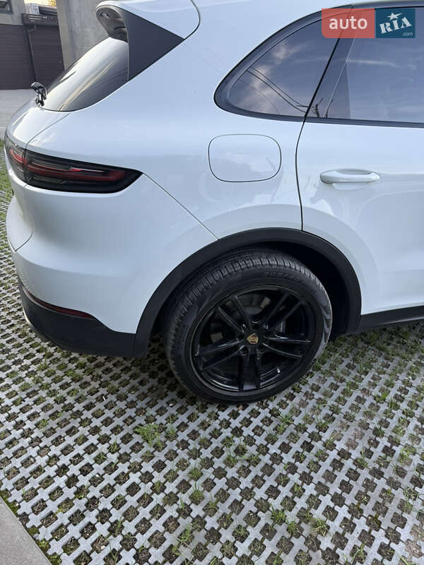 Внедорожник / Кроссовер Porsche Cayenne 2018 в Львове