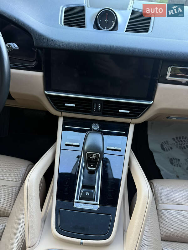 Внедорожник / Кроссовер Porsche Cayenne 2018 в Львове