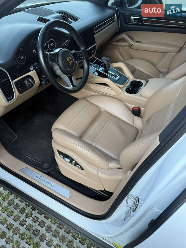 Внедорожник / Кроссовер Porsche Cayenne 2018 в Львове