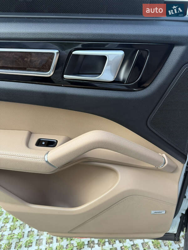 Внедорожник / Кроссовер Porsche Cayenne 2018 в Львове