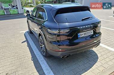 Позашляховик / Кросовер Porsche Cayenne 2018 в 