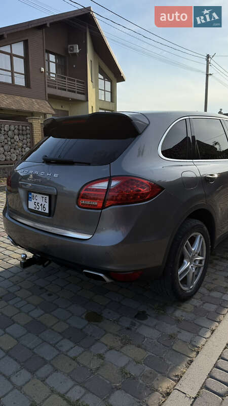 Позашляховик / Кросовер Porsche Cayenne 2013 в Львові