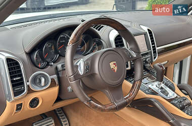 Внедорожник / Кроссовер Porsche Cayenne 2012 в 