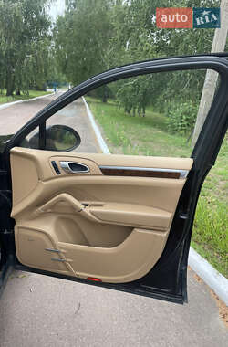 Внедорожник / Кроссовер Porsche Cayenne 2011 в 