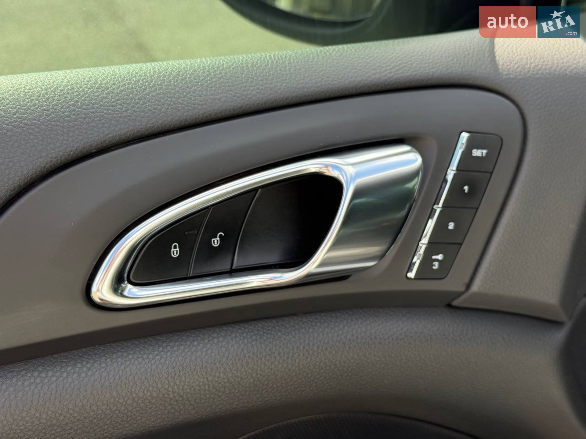 2013 Porsche Cayenne - мініатюра 22