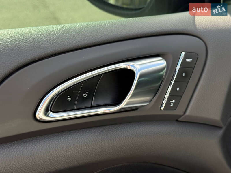 Позашляховик / Кросовер Porsche Cayenne 2013 в Кривому Розі