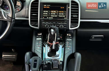 Внедорожник / Кроссовер Porsche Cayenne 2013 в 