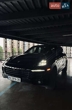 Внедорожник / Кроссовер Porsche Cayenne 2016 в 