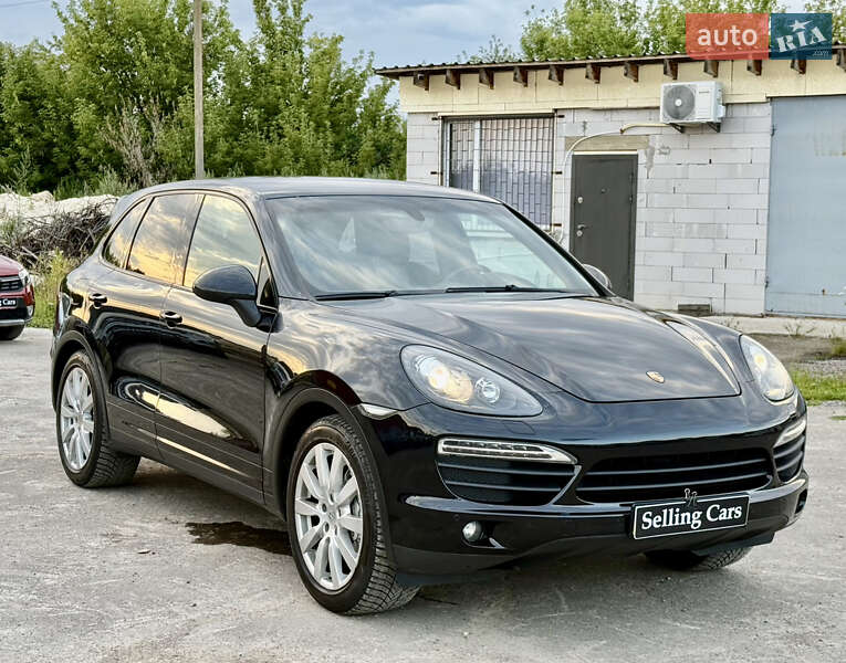 Позашляховик / Кросовер Porsche Cayenne 2011 в Рівному