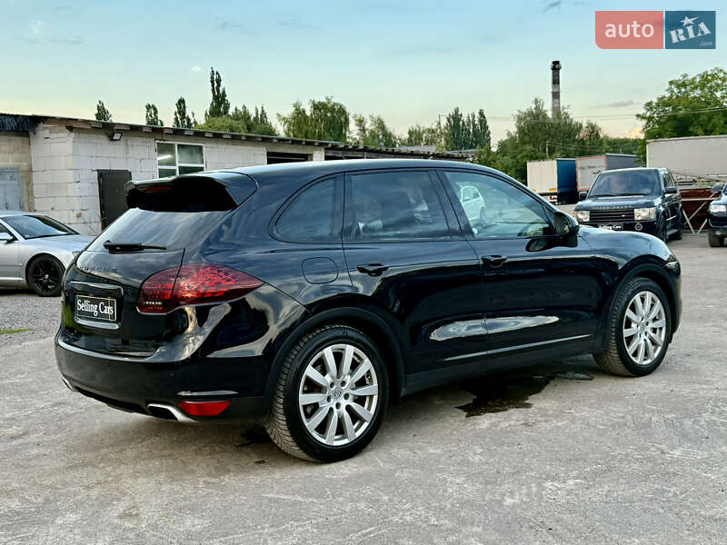 Позашляховик / Кросовер Porsche Cayenne 2011 в Рівному