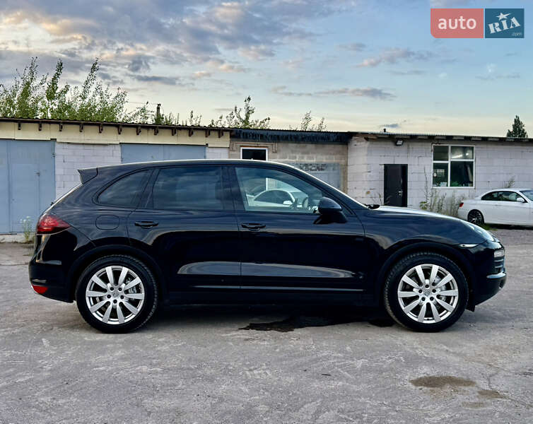 Позашляховик / Кросовер Porsche Cayenne 2011 в Рівному