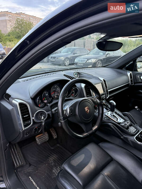 Позашляховик / Кросовер Porsche Cayenne 2011 в Рівному
