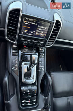 Позашляховик / Кросовер Porsche Cayenne 2011 в 